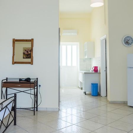 Laganas Strip Mall Apartments Extérieur photo