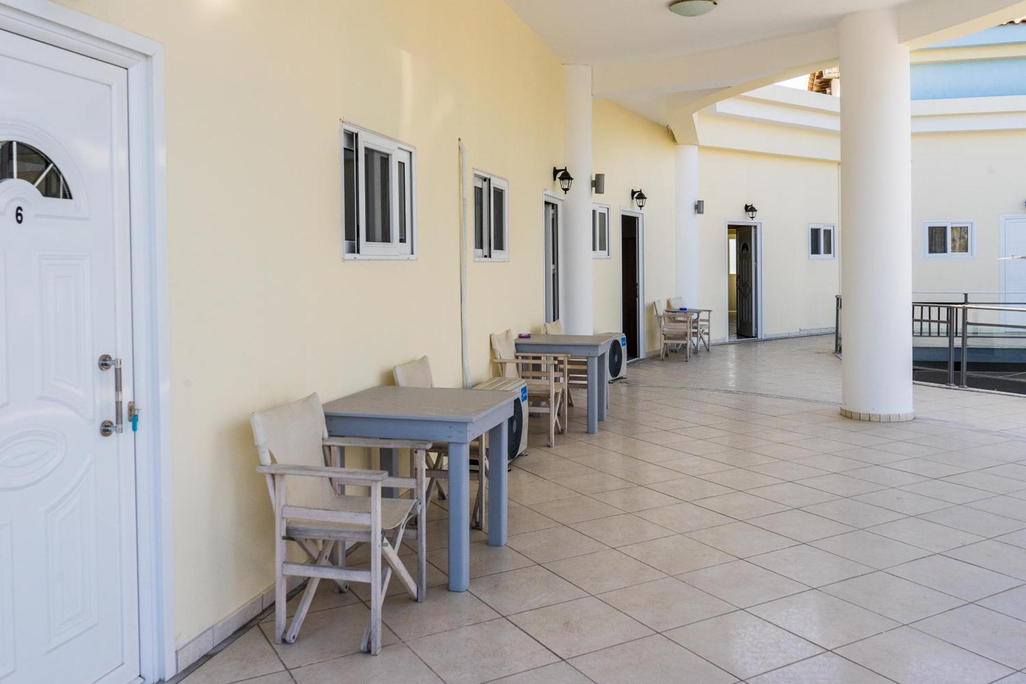 Laganas Strip Mall Apartments Extérieur photo