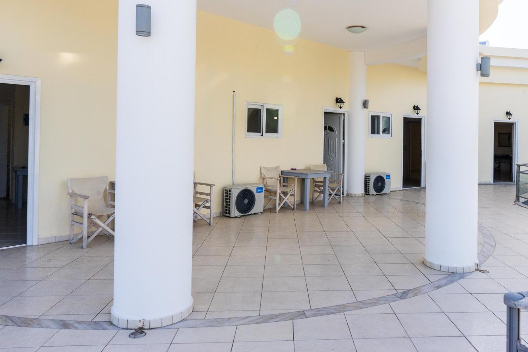 Laganas Strip Mall Apartments Extérieur photo